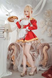 [美女Coser] 雯妹 《尼祿女僕》